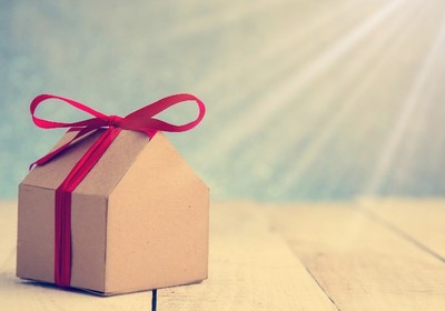 Housewarming Ideas for the Practical Gifter