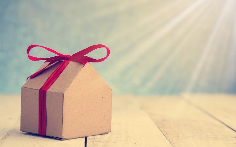 Housewarming Ideas for the Practical Gifter
